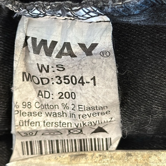 X Way The Boss Black Multi Graffiti Denim Streetwear Jacket Size Small - Picture 12 of 13